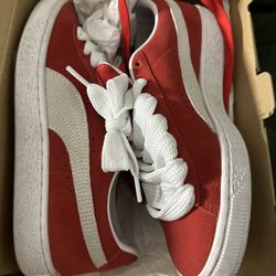 Red puma Suedes 