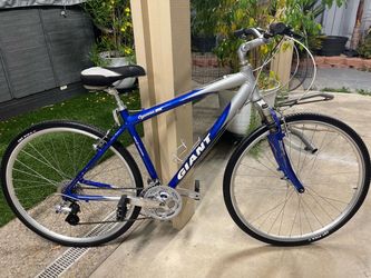 Giant Cypress DX Hybrid Bike