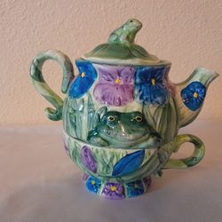 Silvestre Green Floral Frog Teapot for 1
