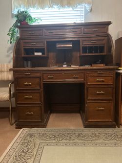 Antique Roll Top Desk - 1920s?