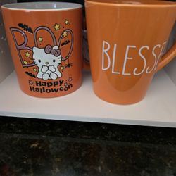 Hello Kitty Mugs 🩷