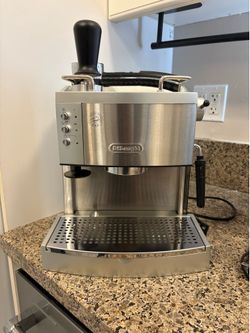 DeLonghi Espresso Machine with grinder