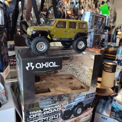 Axial SCX24 Jeep Wrangler RC Crawler brand new special deal $145