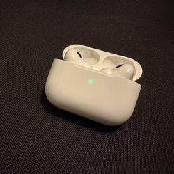 Apple AirPods Pro (2nd Generation) – USB‑C MagSafe Case