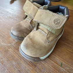 Timberland Toddler Boots – Size 6