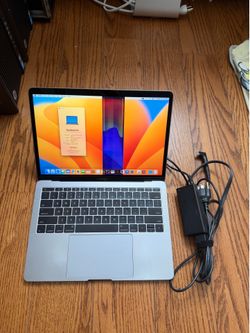 Apple MacBook Pro/8GB RAM/128GB SSD/Fully Functional/Screen Glitch