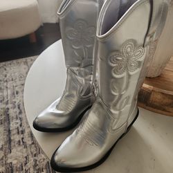 Girls boots