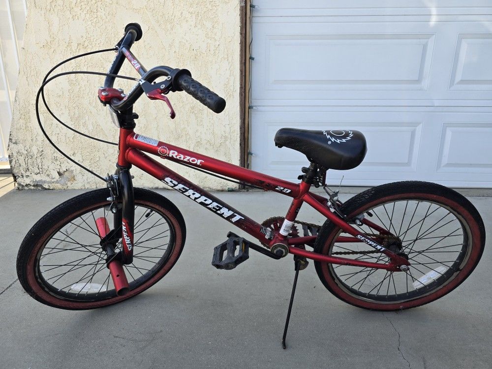 Razor Freestyle SERPENT BMX Bike - red