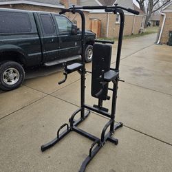 Pull Up And Dip Tower