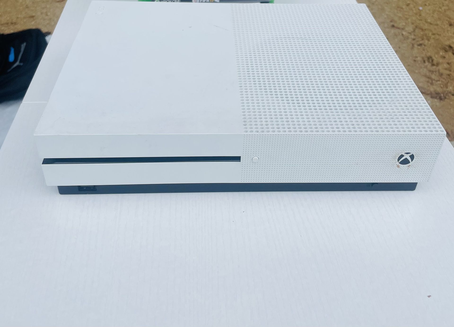Xbox One S