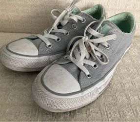 Converse Size 6 Shoes