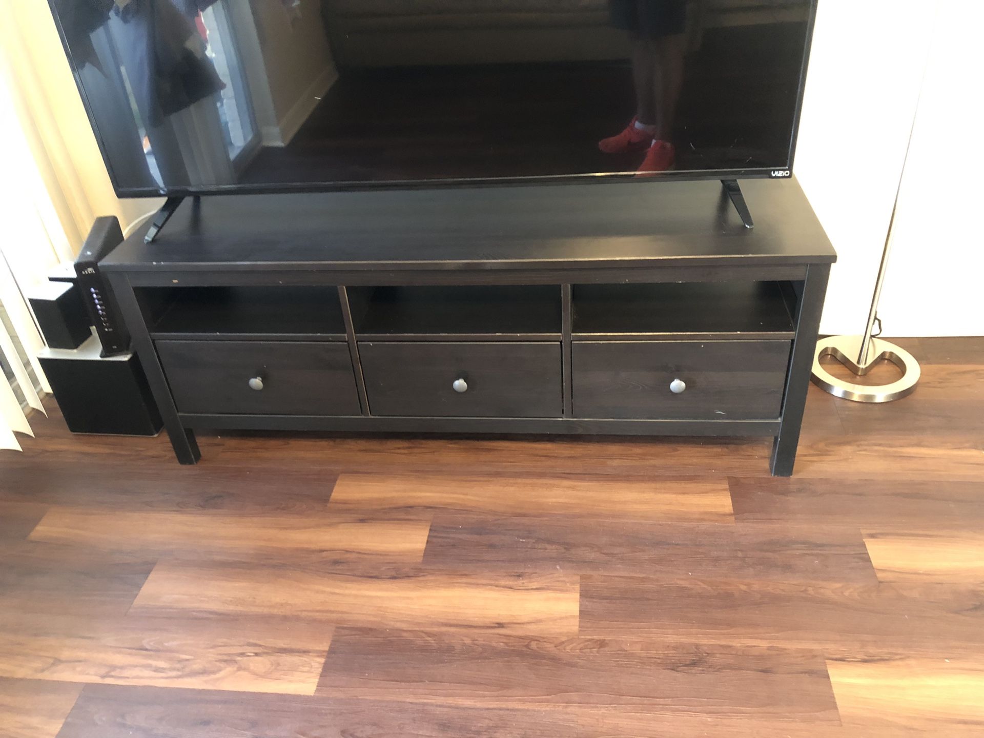 Tv stand