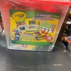 New  Colossal Creativity Tub Over 90 Pieces