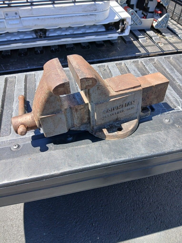 Columbia 4 Inch Bench Vise