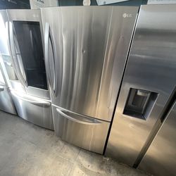 LG refrigerator bottom freezer