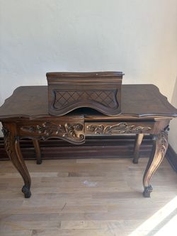 FRENCH PROVINCIAL CARVED WOOD DESK - FLIP-TOP STORAGE - $100