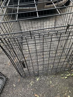 Medium dog crate without tray