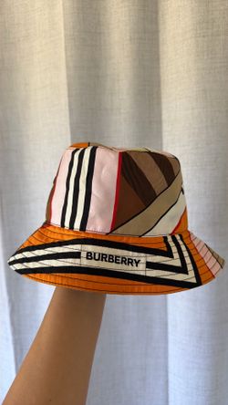 Burberry bucket hat