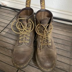 Dr Martens Brown 1460
