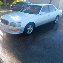 1990 Lexus LS 400