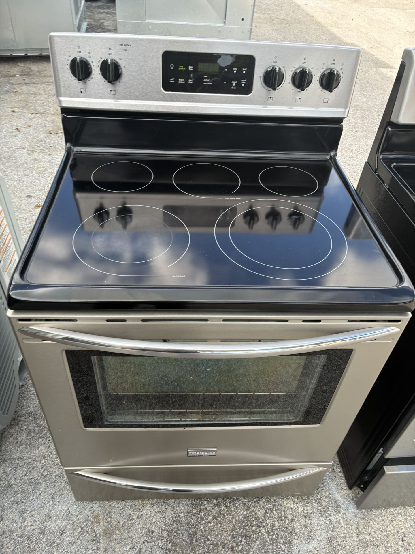 STOVE FRIGIDAIRE 30” Stainless Steel