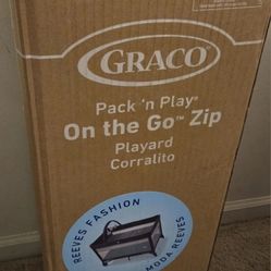 Graco On The Go Zip Play yard 