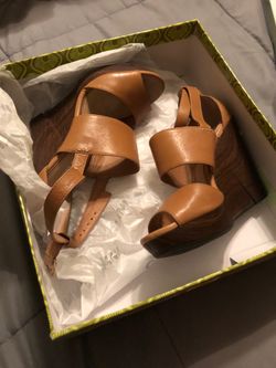Gianni Bini Tan wedges size 7 for sale