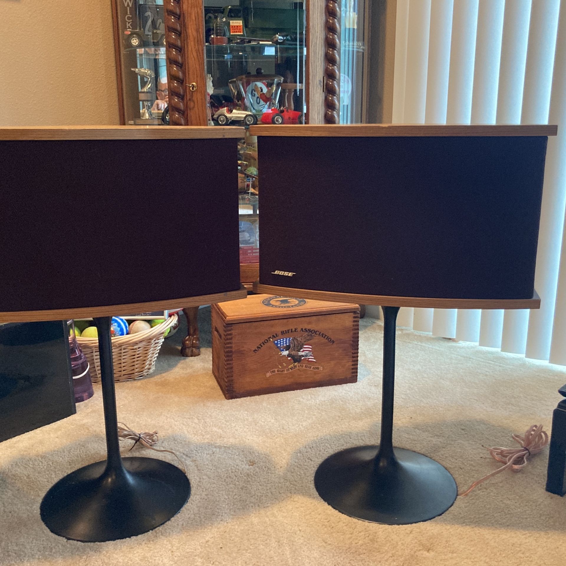 VINTAGE PAIR BOSE 901 SERIES VI SPEAKERS WITH TULIP STANDS
