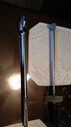 Braker bar and torque wrench