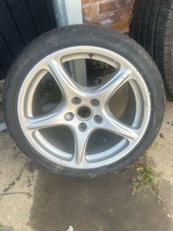 Porsche wheel