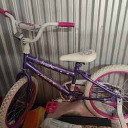 Girls Huffy Bike With Training Wheels For Ages 7-10 Needs Air In Tires