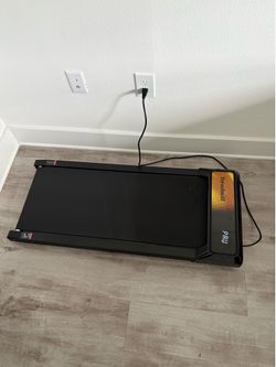 Walking pad with remote
