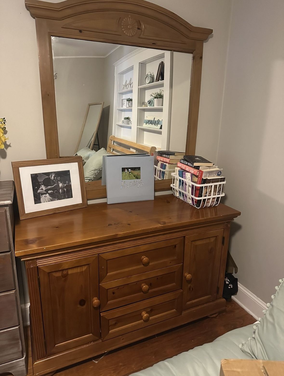 Dresser With mirror