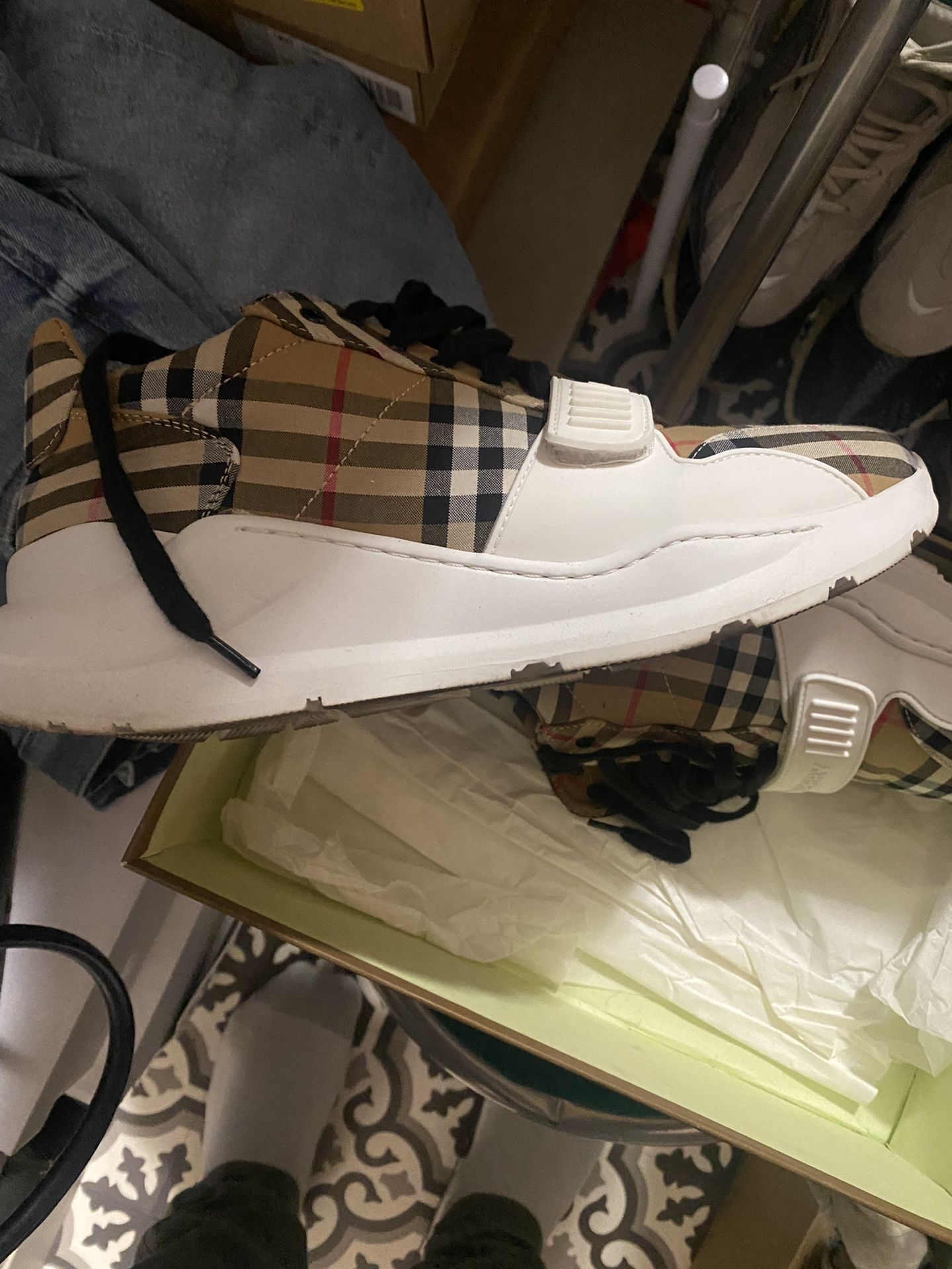 Burberry Size 43