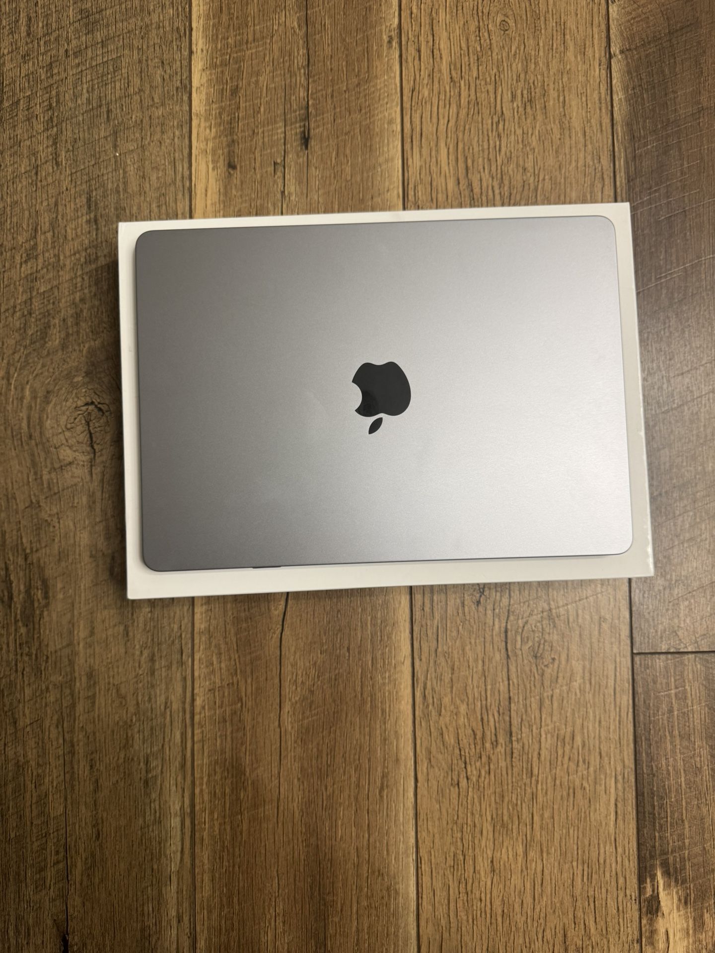 MacBook Air 13 in (2024) M3 / 16 GB / 512 GB - 3 Cycles