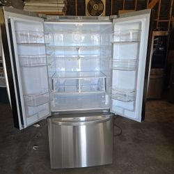 Refrigerator Apartment  30" New 