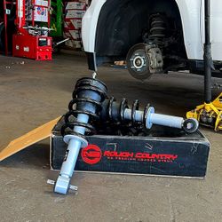 07-18 Chevy Silverado/ Tahoe / Sierra / Yukon 2.5” Level Struts 