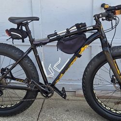 SPECIALIZED FATBIKE - LARGE FRAME - DISC BRAKES - TUNED