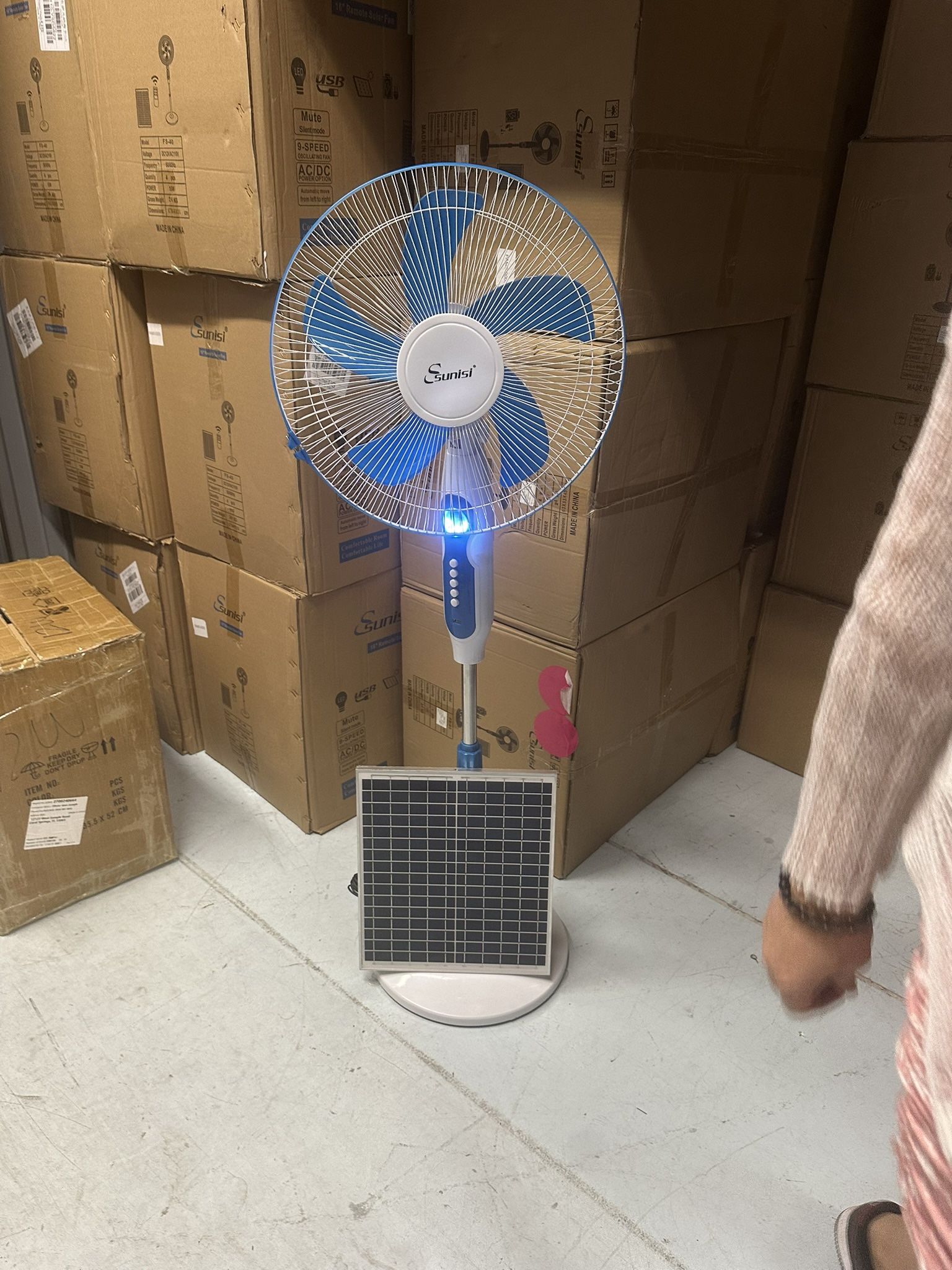 New Rechargeable Solar Fans With Remote & Light ☀️ Delivery Available