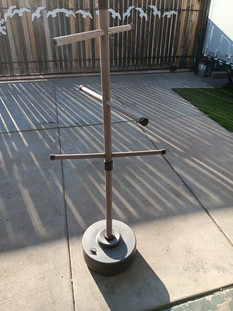 Pool Towel Rack