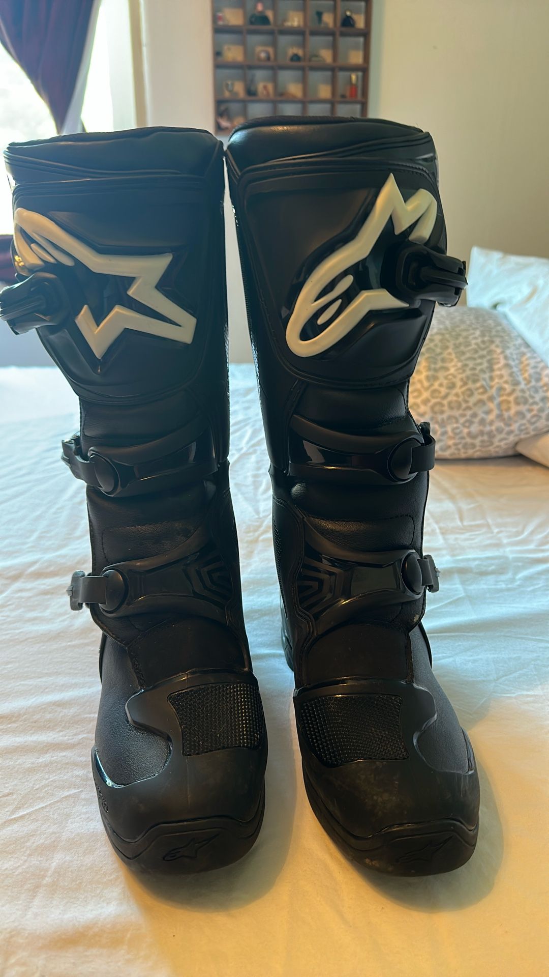 Apinestars Boots