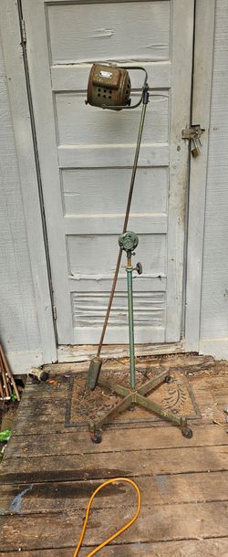 Vintage,  Photogenic Machine Company  (Little Giant) stage light