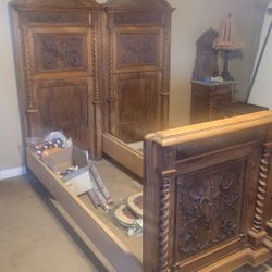 Antique Bedroom Furniture 