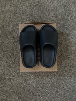 Yeezy SlideS ‘Onyx’ READ DESCRIPTION
