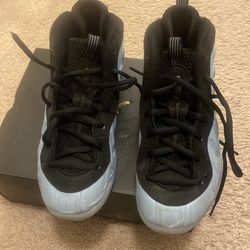 Nike little posite one