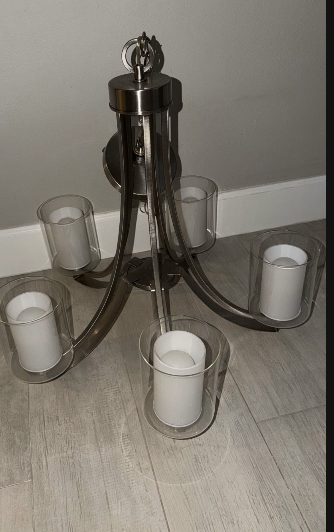 Chandelier With Bulbs