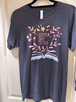 Women’s Size Medium Keeper of the Lost Cities T-shirt