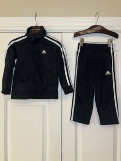 sz 3T adidas sweatsuit 