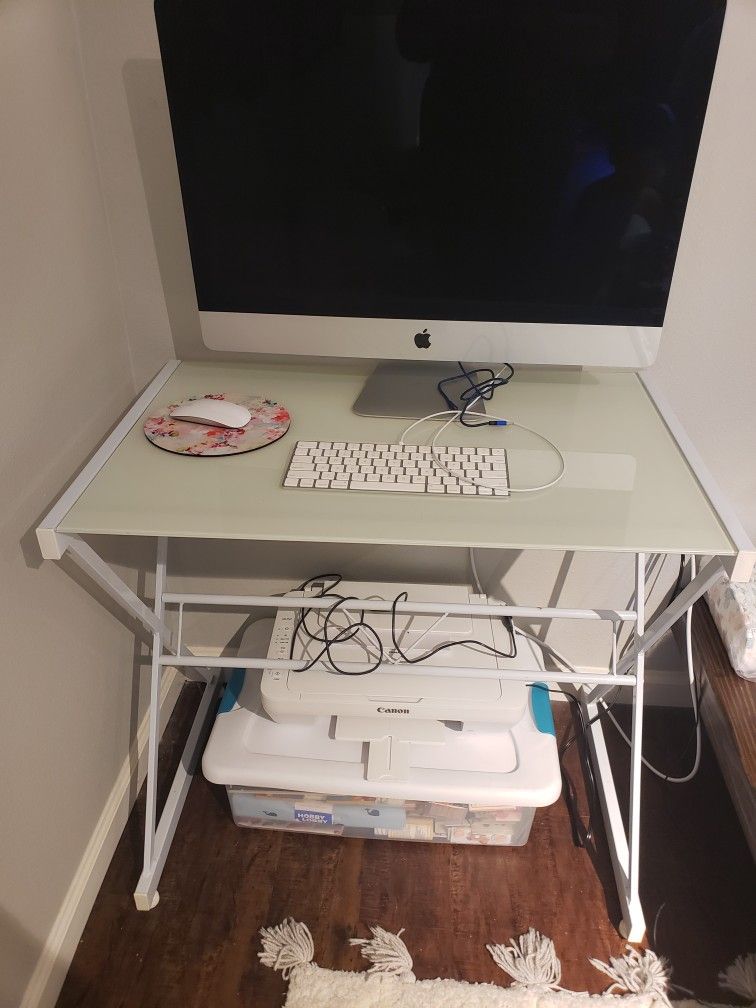 Selling Metal Frame Glass Top Desk In Great Condition   Only Selling Desk 