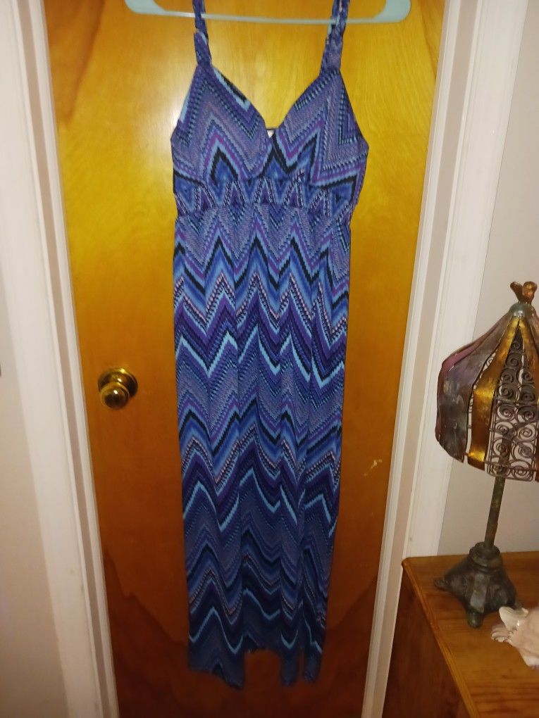 Really Pretty Ladies Size Medium Long Sundress